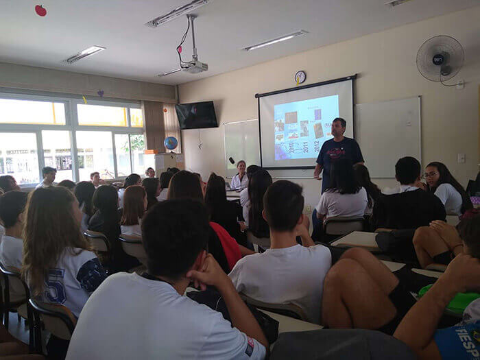 Projeto UNIESI leva às escolas de Ensino Médio palestras sobre a necessidade de continuar os estudos