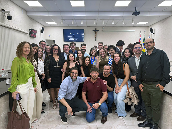 Comunidade de Itapira homenageia a Coordenadora do curso de Direito do UNIESI