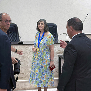 Comunidade de Itapira homenageia a Coordenadora do curso de Direito do UNIESI